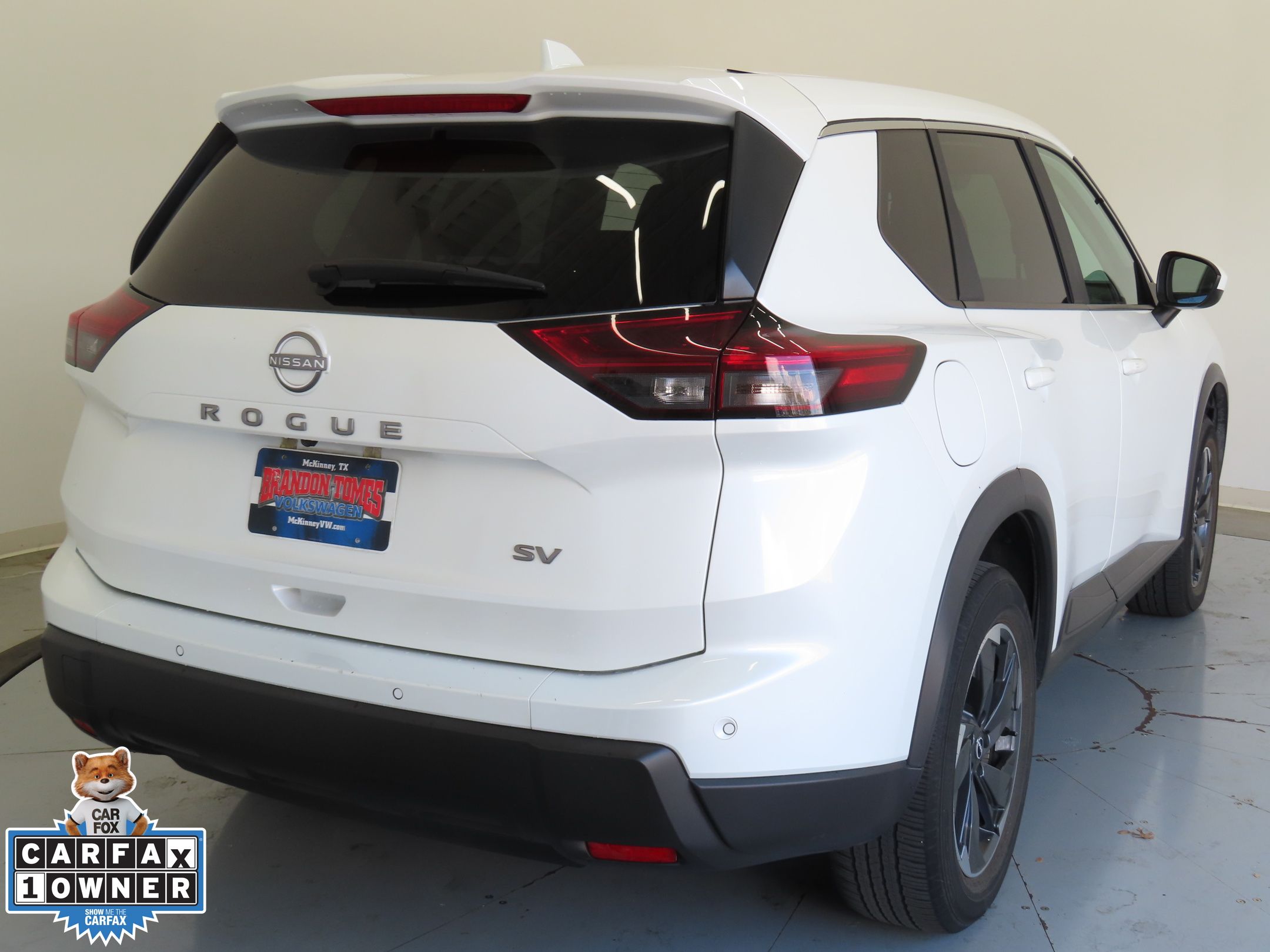 2024 Nissan Rogue SV photo 3