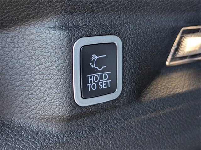 2025 Jeep Grand Cherokee Limited photo 12
