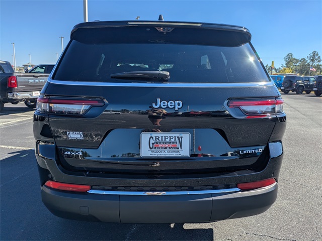2025 Jeep Grand Cherokee Limited photo 3