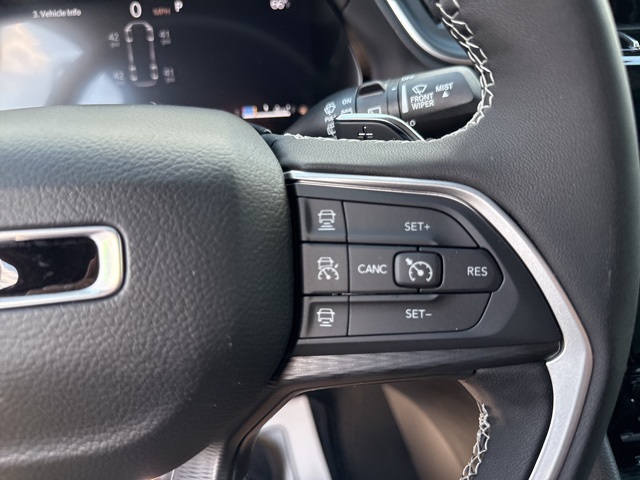 2025 Jeep Grand Cherokee Altitude X photo 30