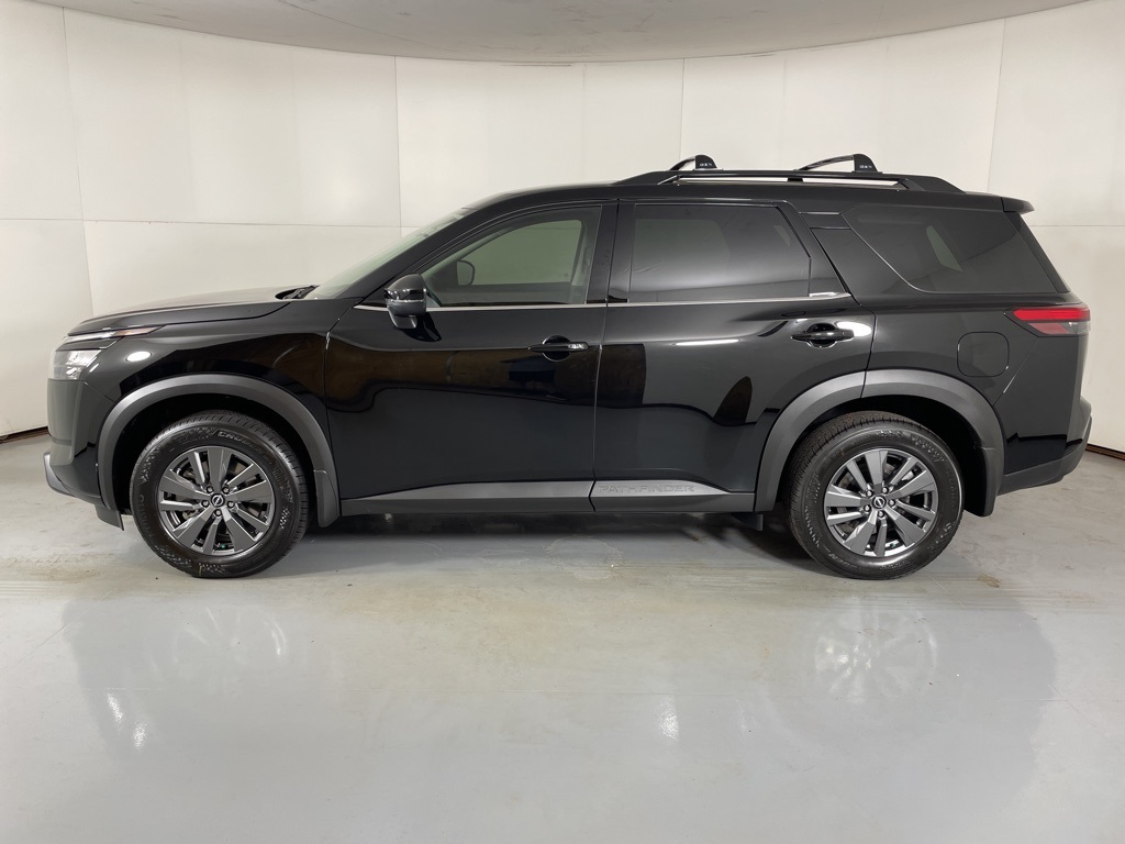 2025 Nissan Pathfinder SV photo 4