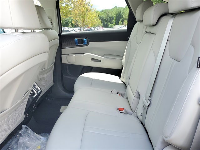 2025 Kia Sorento S photo 3