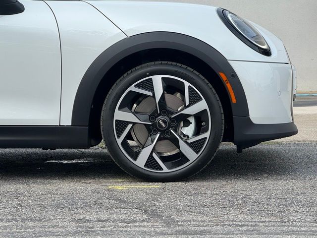 2026 Mini Cooper 4 Door Hardtop photo 3