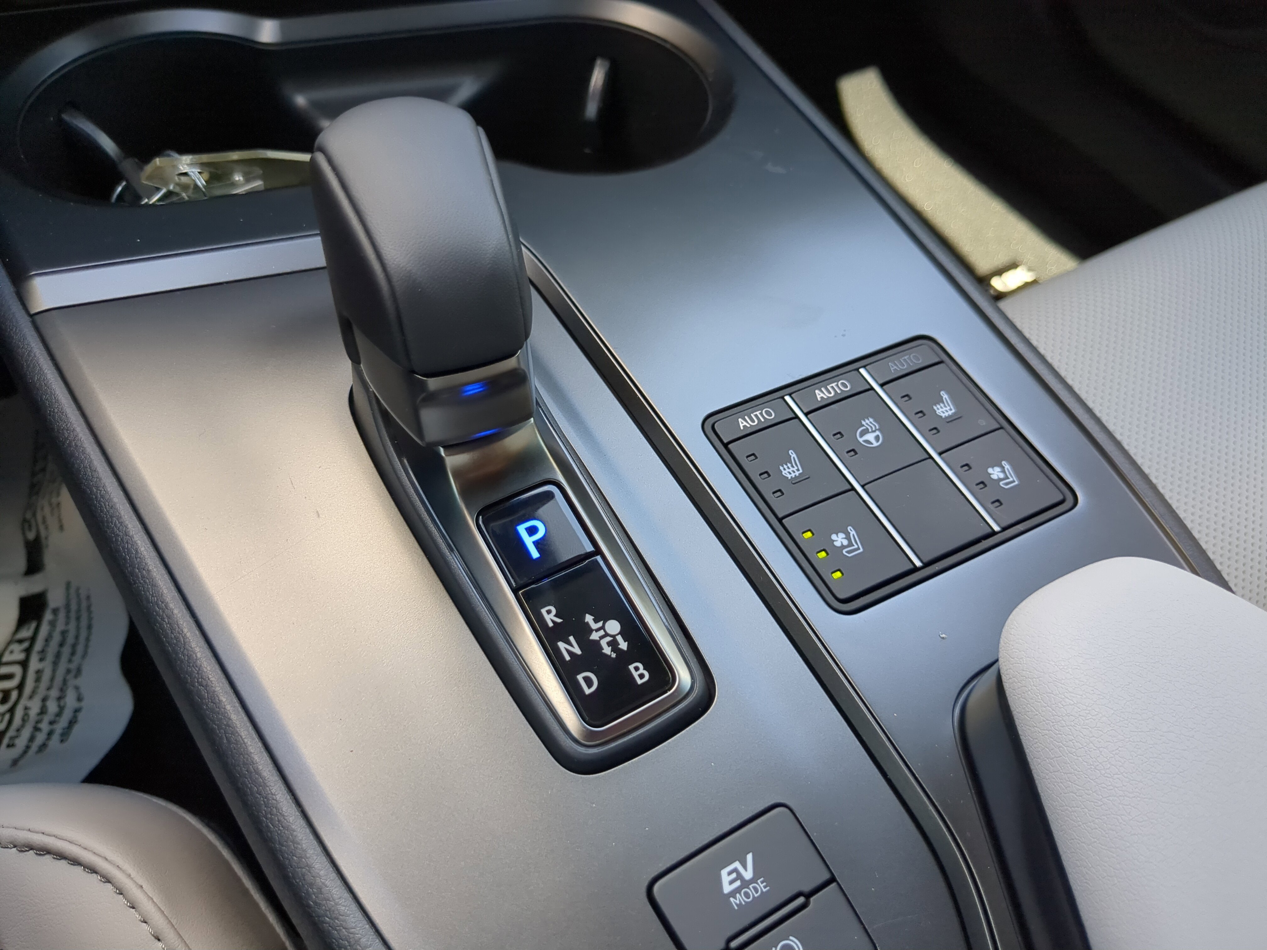 2025 Lexus UX Premium photo 19