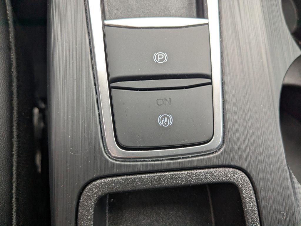 2025 Ford Escape Hybrid ST-Line photo 20
