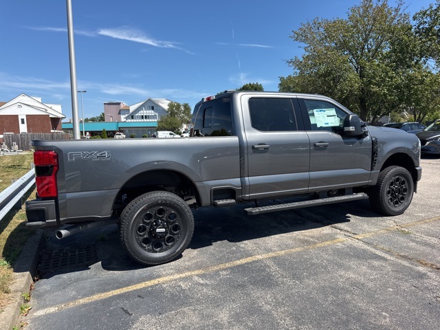2025 Ford F-350 XLT photo 3