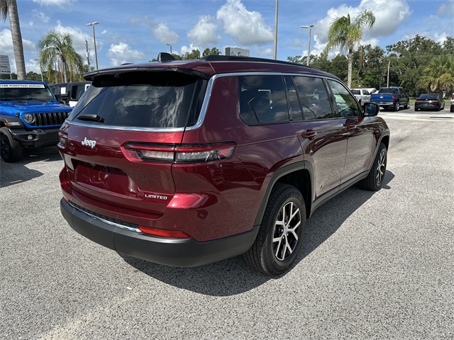 2025 Jeep Grand Cherokee Limited photo 3