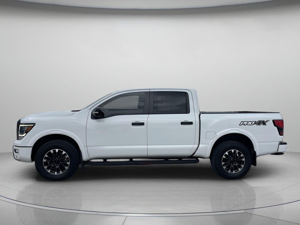 2020 Nissan Titan PRO-4X Crew Cab photo 5