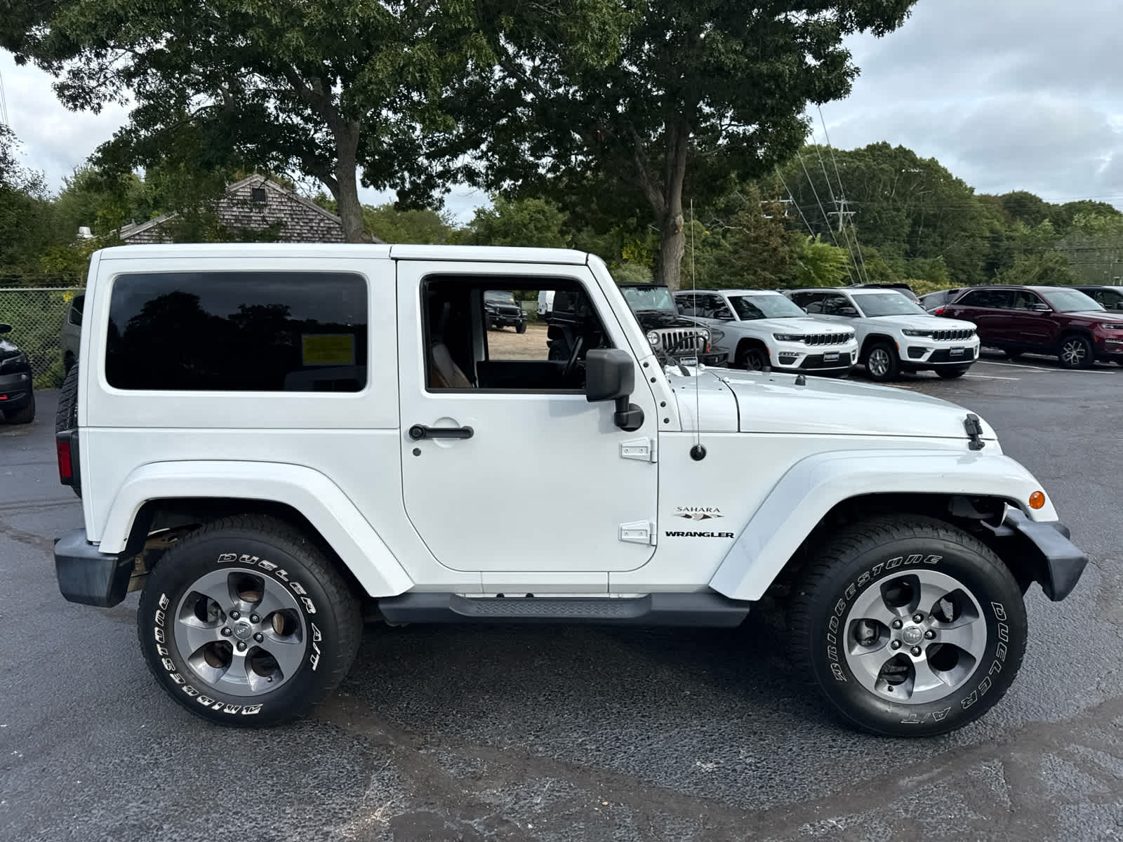 2017 Jeep Wrangler Sahara photo 3