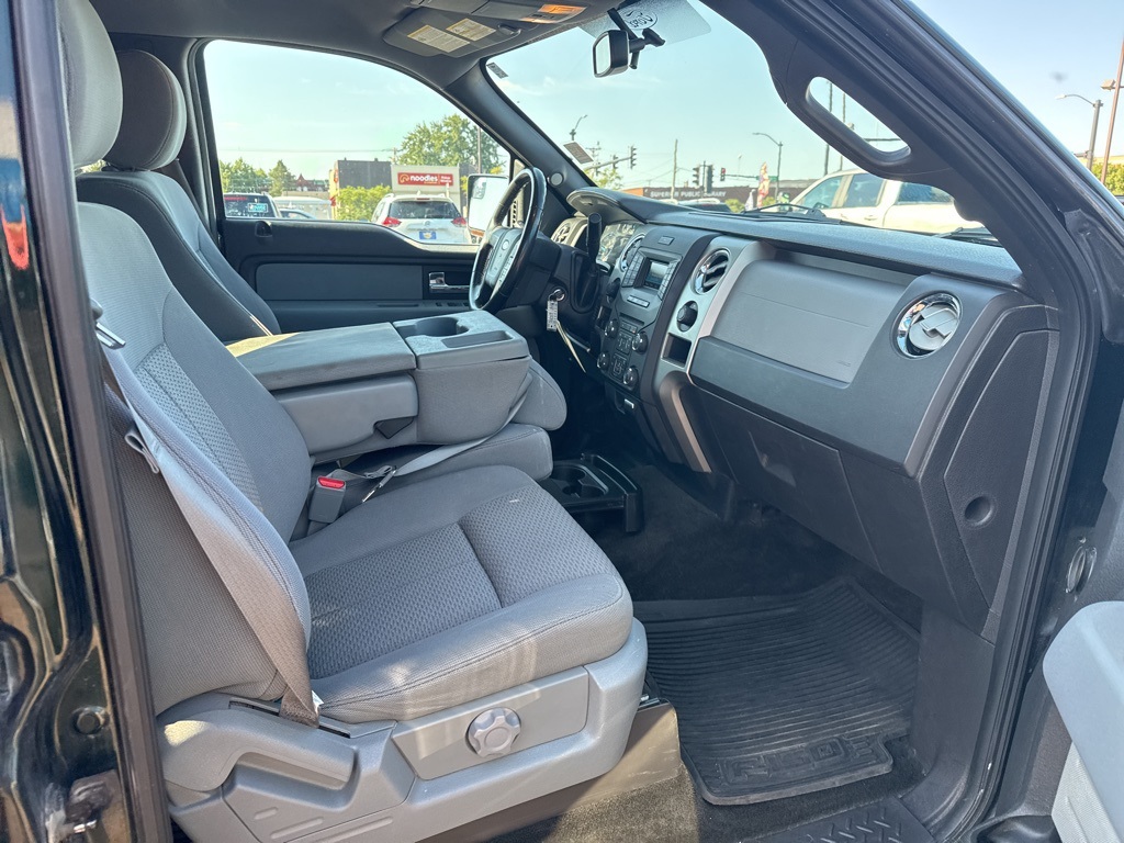 2014 Ford F-150 XLT photo 28