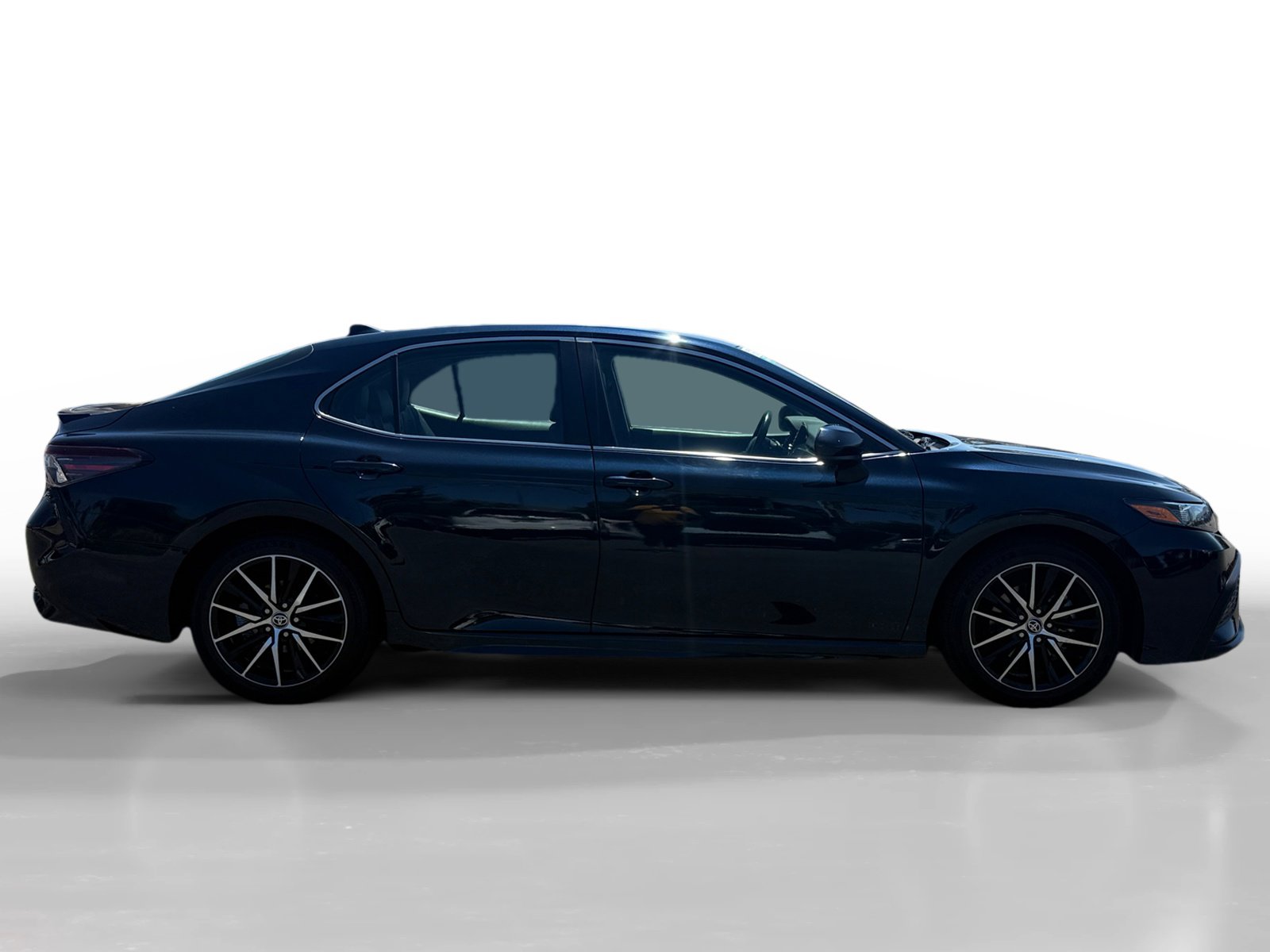2021 Toyota Camry SE photo 6