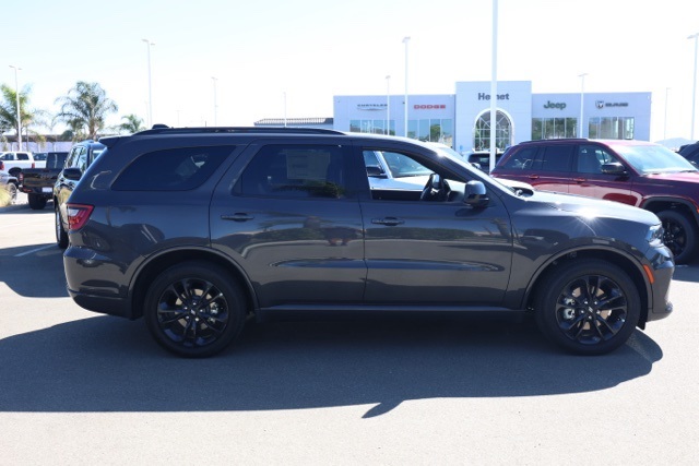 2025 Dodge Durango GT Blacktop photo 2