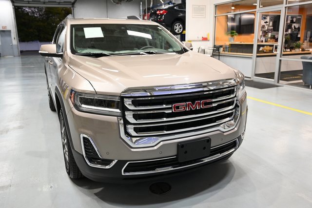 2023 Gmc Acadia SLE photo 3