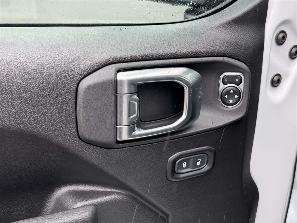 2025 Jeep Wrangler Sport S photo 27