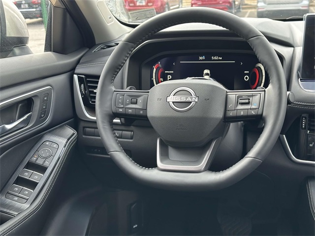 2025 Nissan Rogue Platinum photo 3