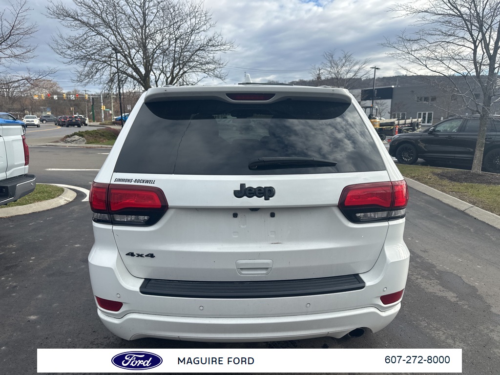 2021 Jeep Grand Cherokee Laredo X Altitude photo 3