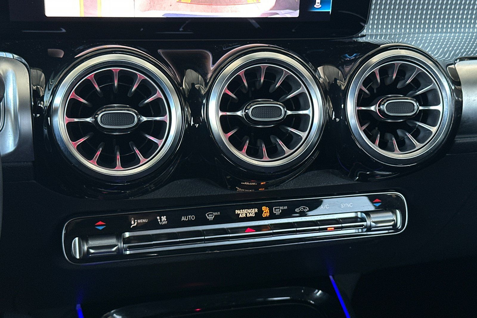 2022 Mercedes Benz GLB 250 photo 15