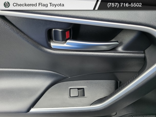 2024 Toyota RAV4 Hybrid XLE photo 35