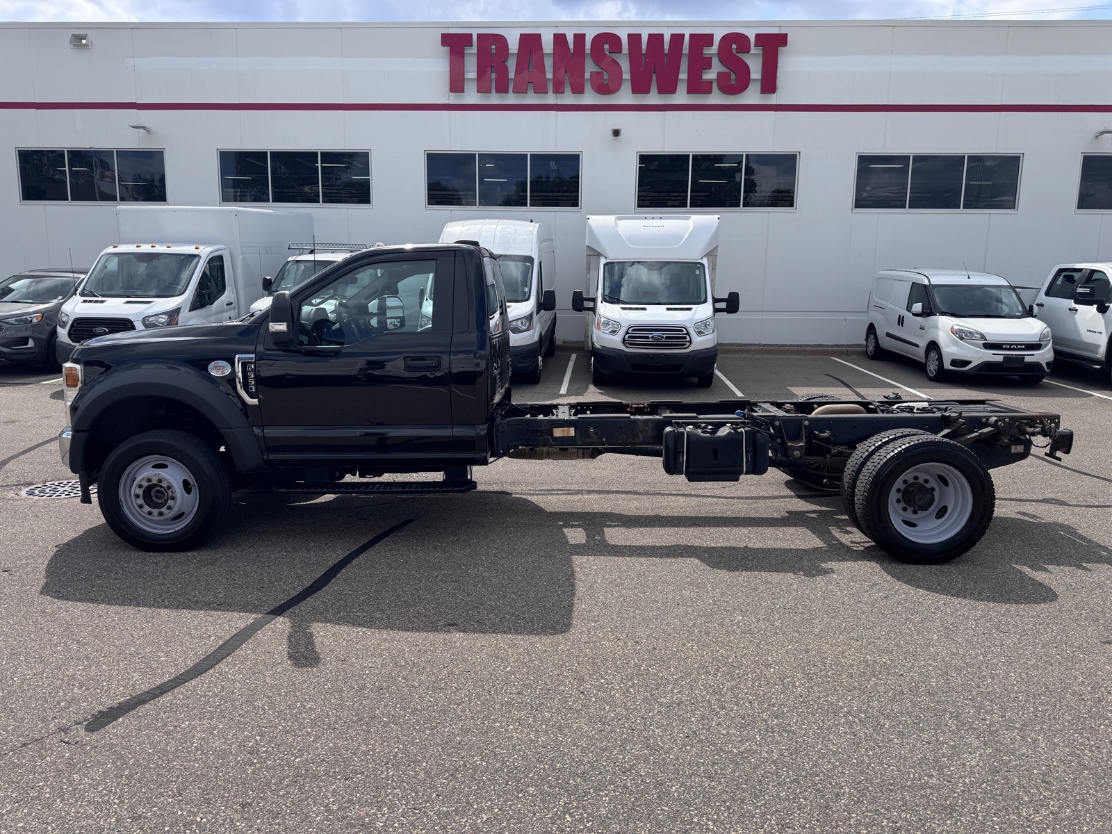 2022 Ford F-550 XL photo 2