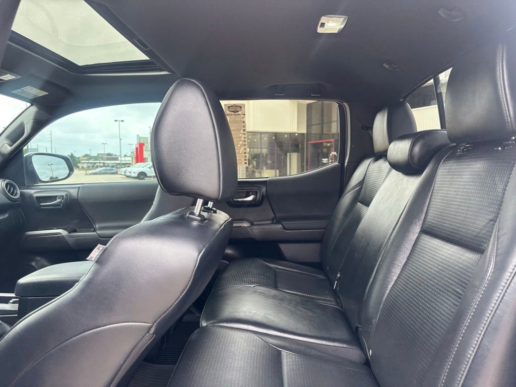 2023 Toyota Tacoma TRD Off-Road photo 15