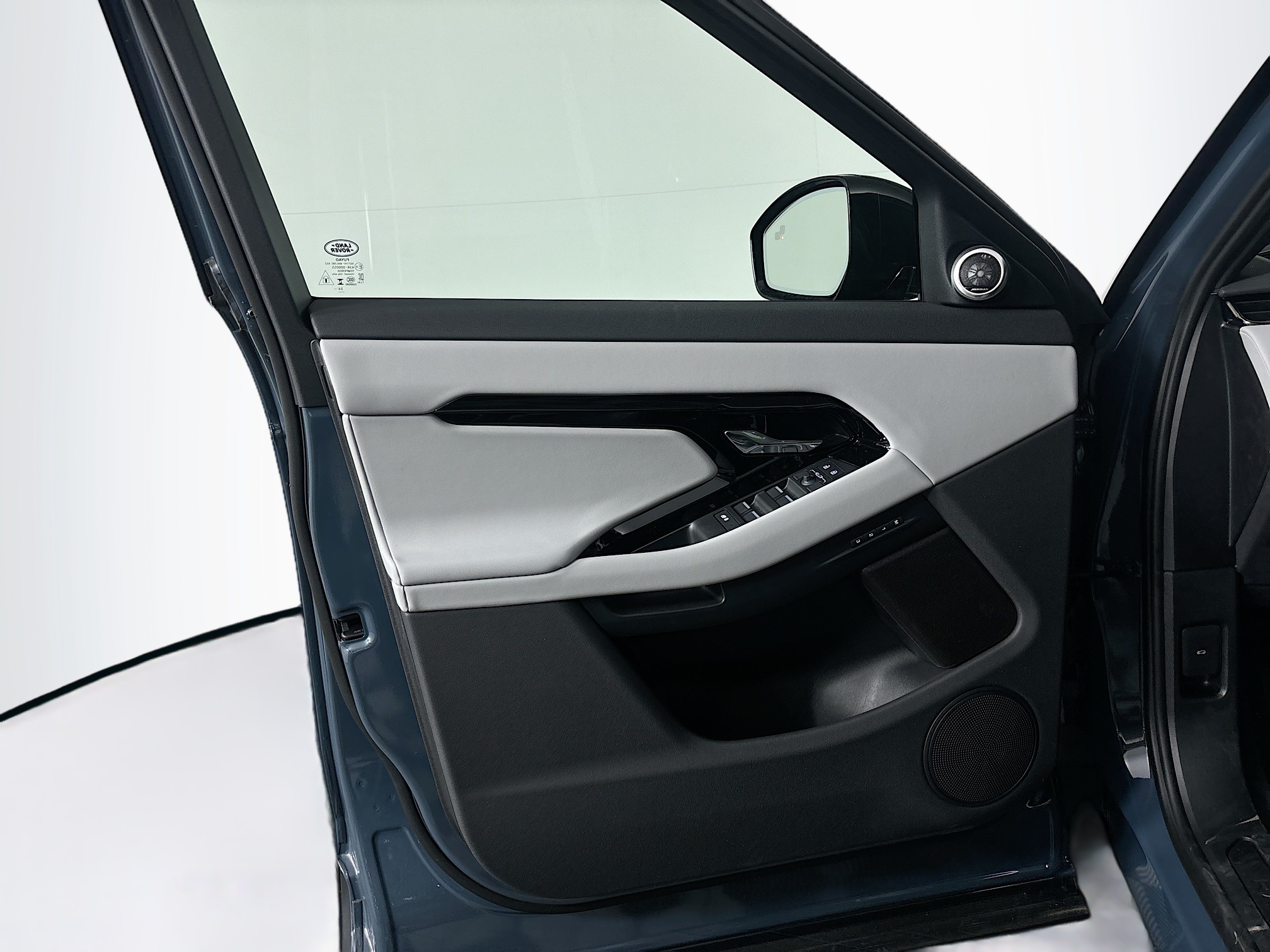 2026 Land Rover Range Rover Evoque S photo 11