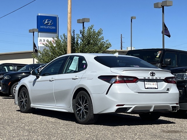2023 Toyota Camry SE photo 2