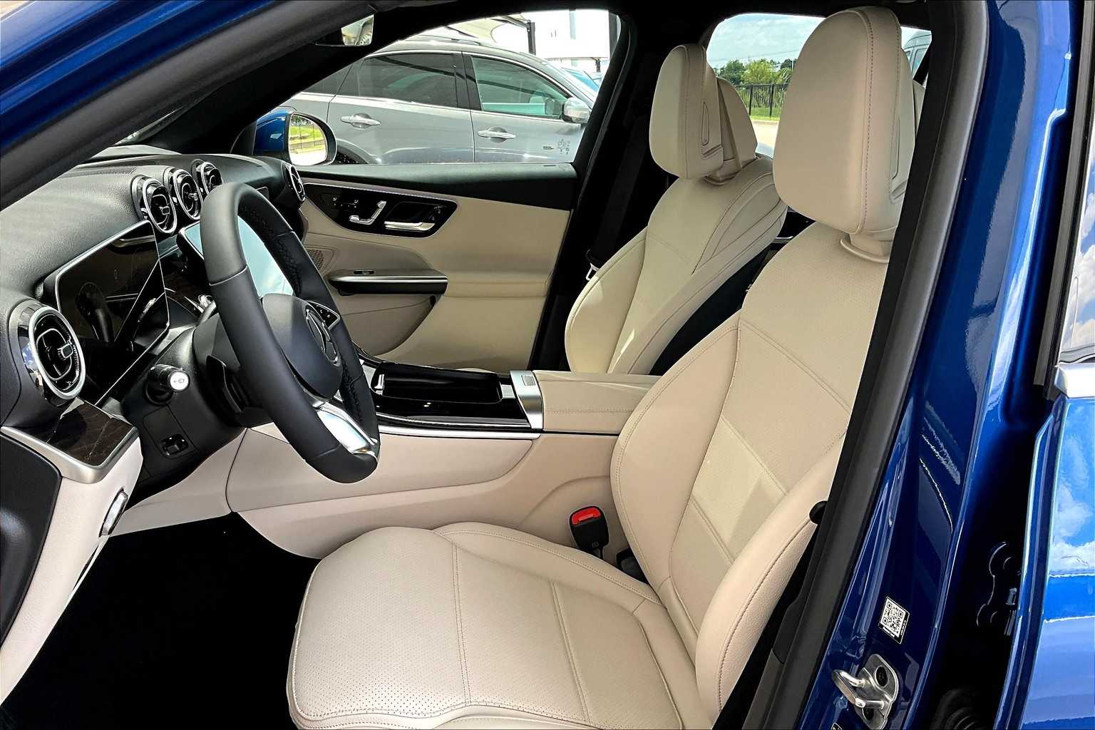 2026 Mercedes Benz GLC 300 photo 17