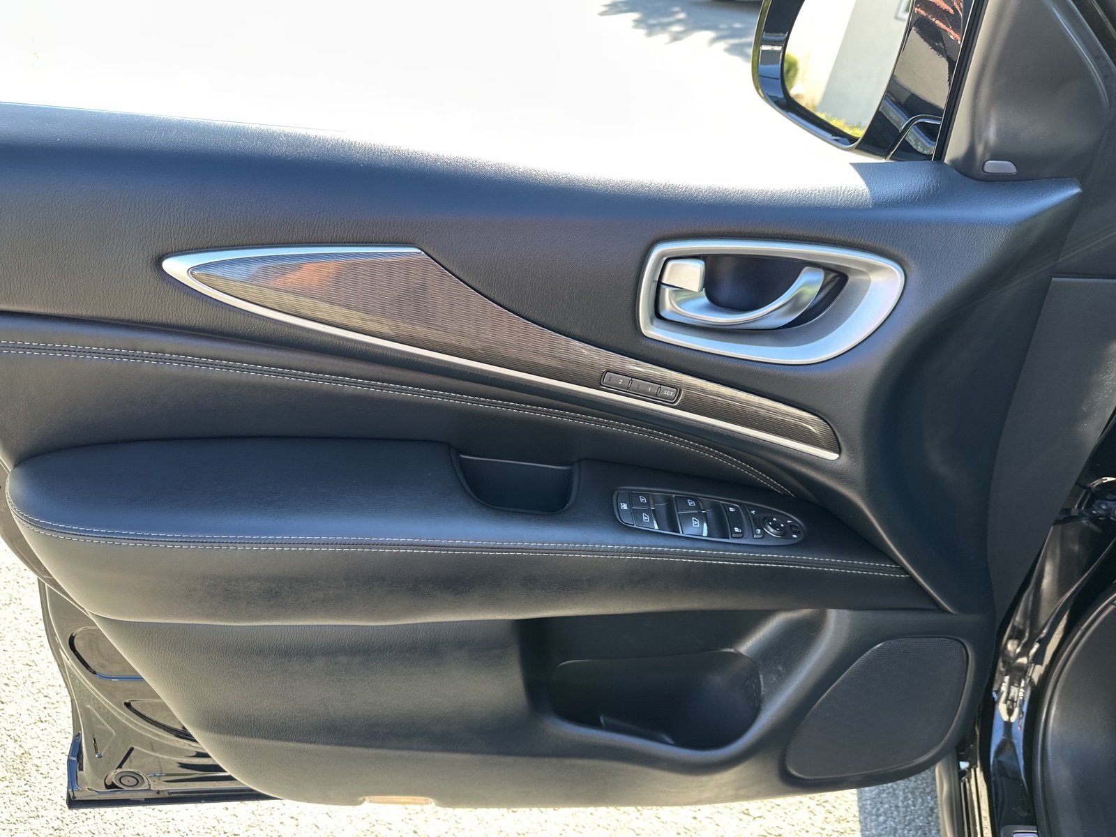 2020 Infiniti QX60 Luxe photo 27