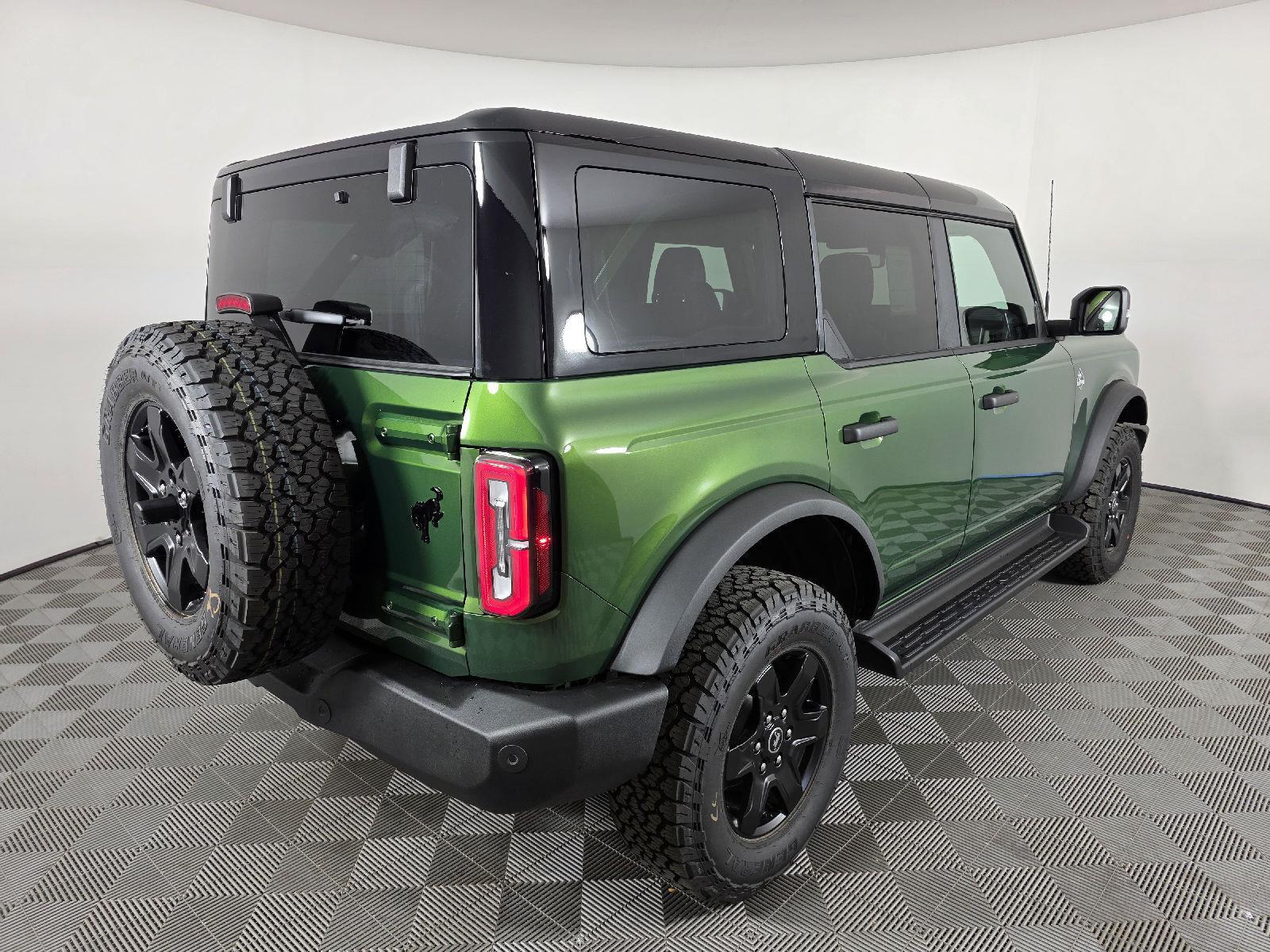 2025 Ford Bronco Outer Banks photo 8