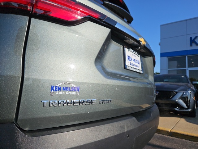 2023 Chevrolet Traverse photo 3