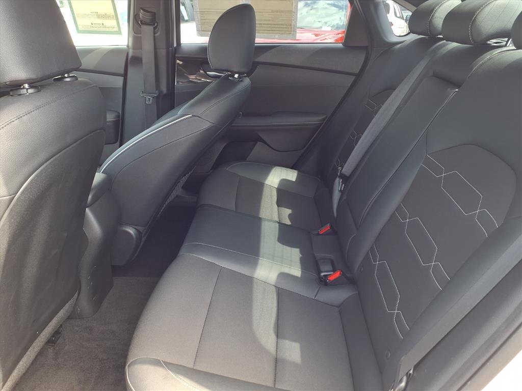 2023 Kia Forte GT-Line photo 11