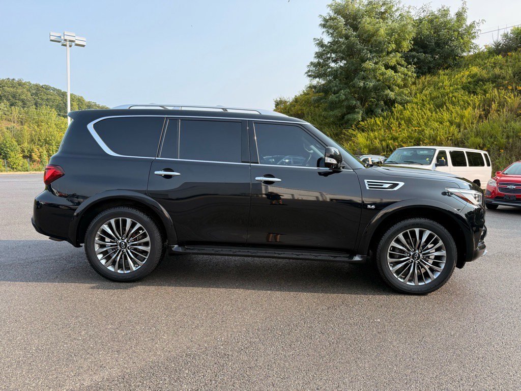 2019 Infiniti QX80 Luxe photo 4