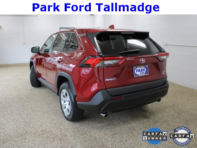 2022 Toyota RAV4 LE photo 2