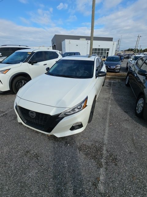2022 Nissan Altima SR