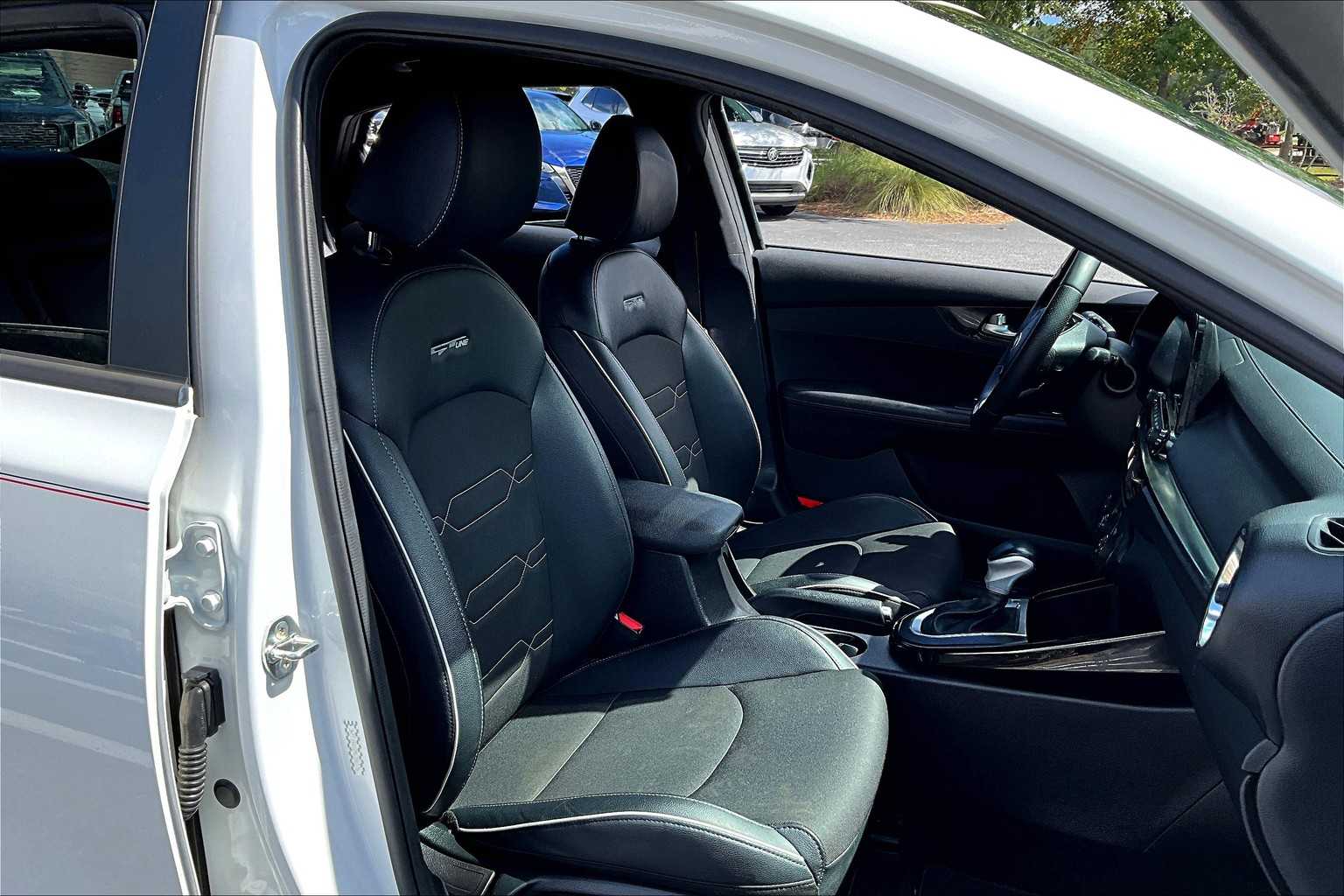 2021 Kia Forte GT-Line photo 8