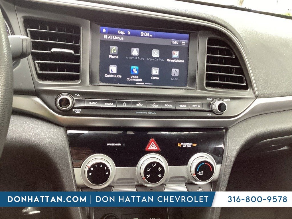 2019 Hyundai Elantra SEL photo 6