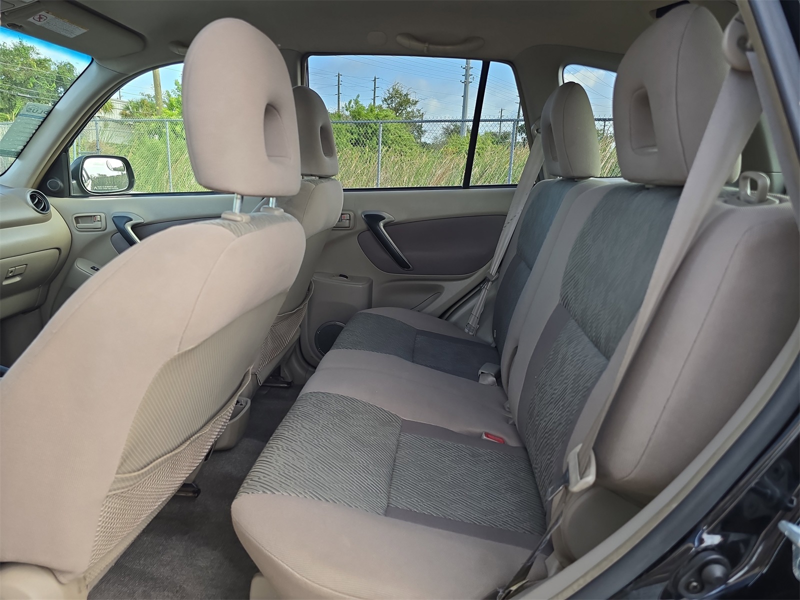 2002 Toyota RAV4 Base photo 13
