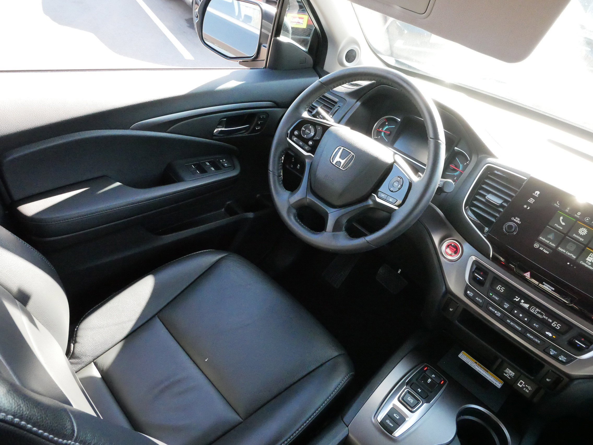 2022 Honda Pilot SE photo 8