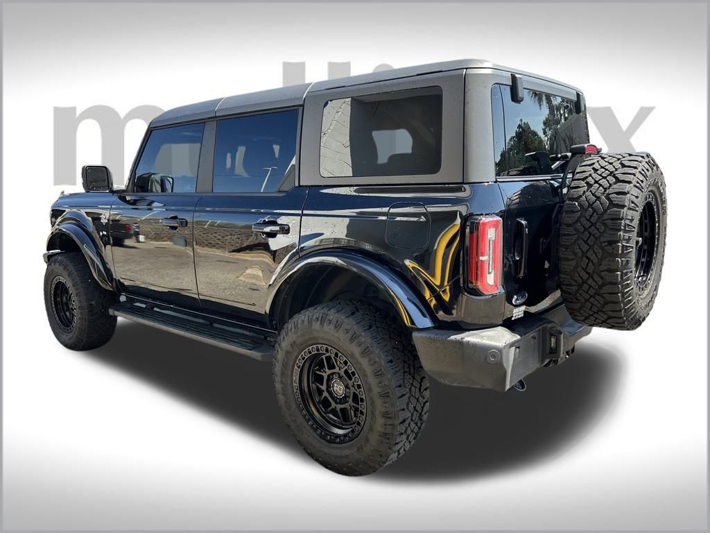 2021 Ford Bronco Outer Banks photo 3