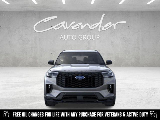 2025 Ford Explorer ST-Line photo 6