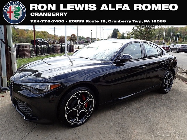 2025 Alfa Romeo Giulia Base's photo