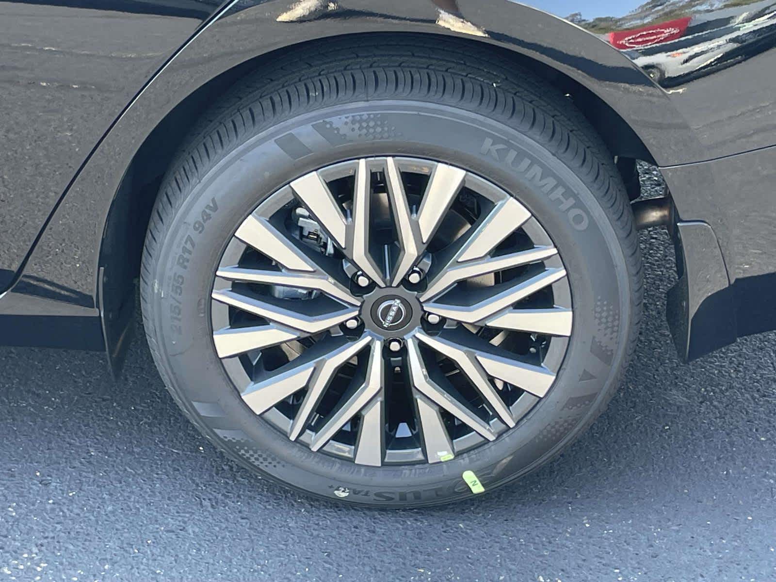 2025 Nissan Altima 2.5 SV photo 11