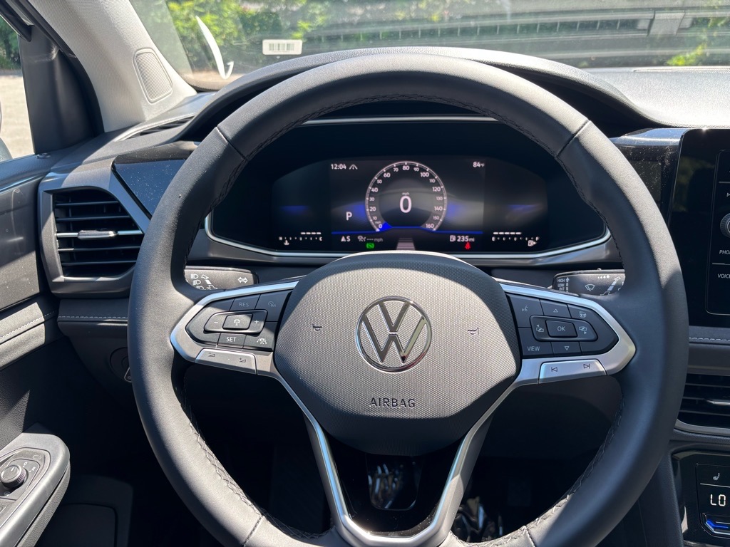 2025 Volkswagen Taos SE photo 11