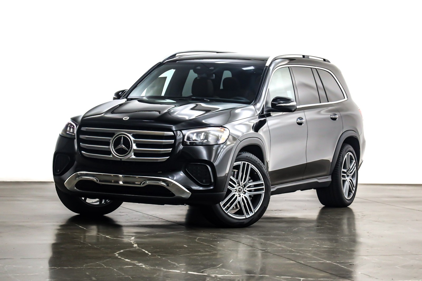 2025 Mercedes-Benz GLS Base's photo