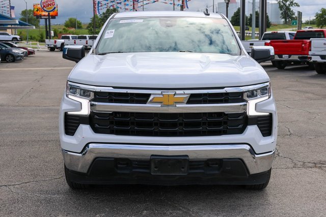 2024 Chevrolet Silverado 1500 LT photo 2