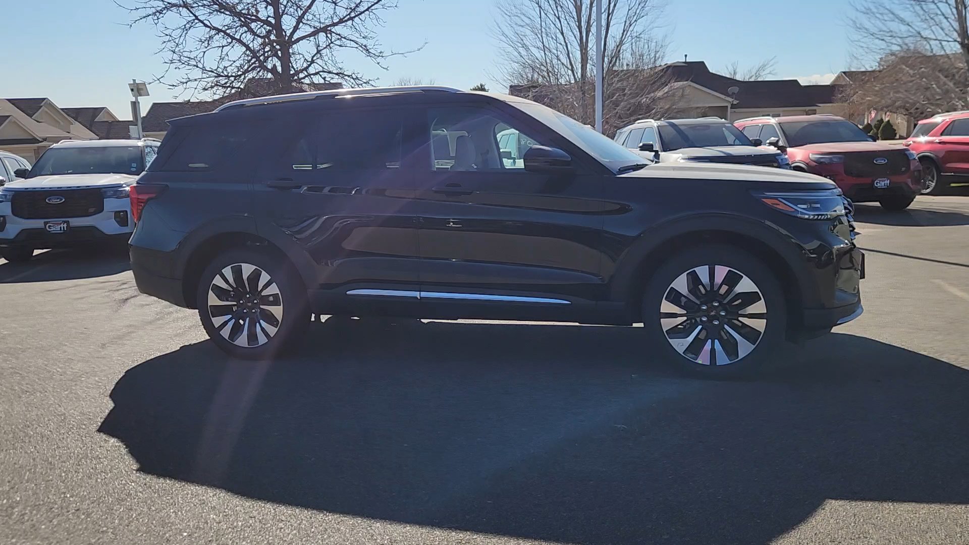 2026 Ford Explorer Platinum photo 3