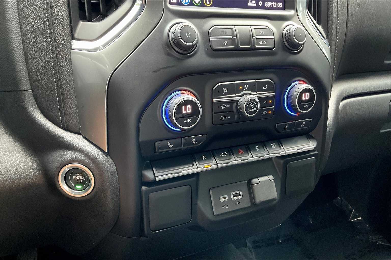 2021 Chevrolet Silverado 1500 RST photo 28