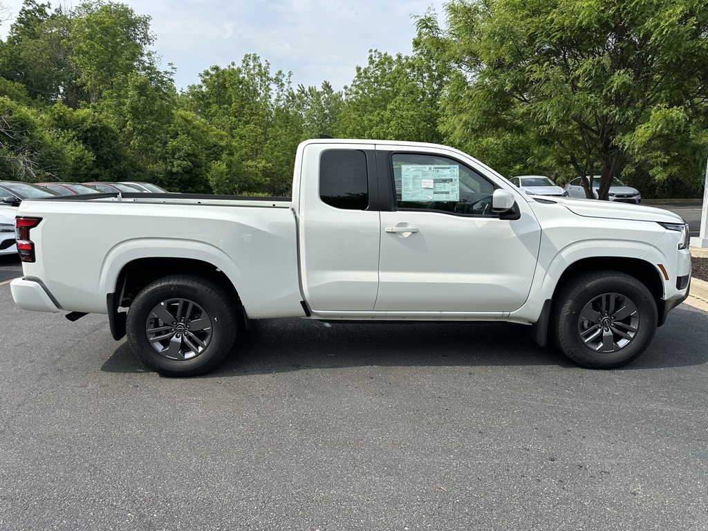 2025 Nissan Frontier King Cab SV photo 3
