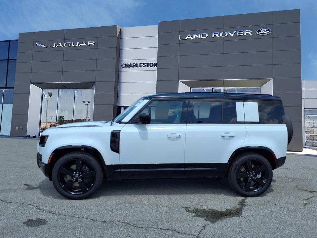 2025 Land Rover Defender X-Dynamic SE photo 2