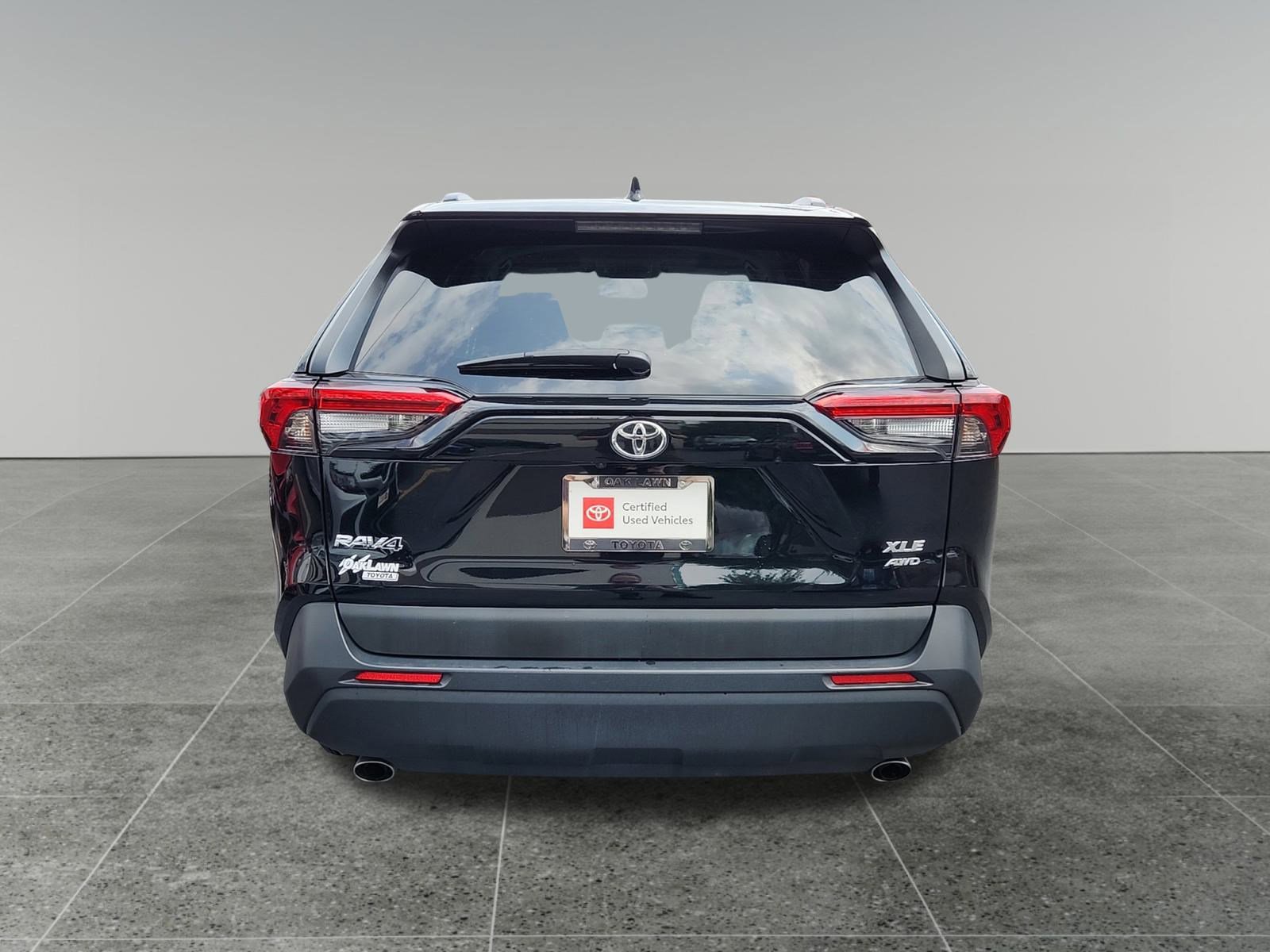 2025 Toyota RAV4 XLE photo 6